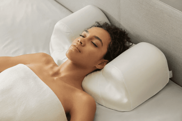 The Sleep&Glow pillow bra cares for your décolletage while you